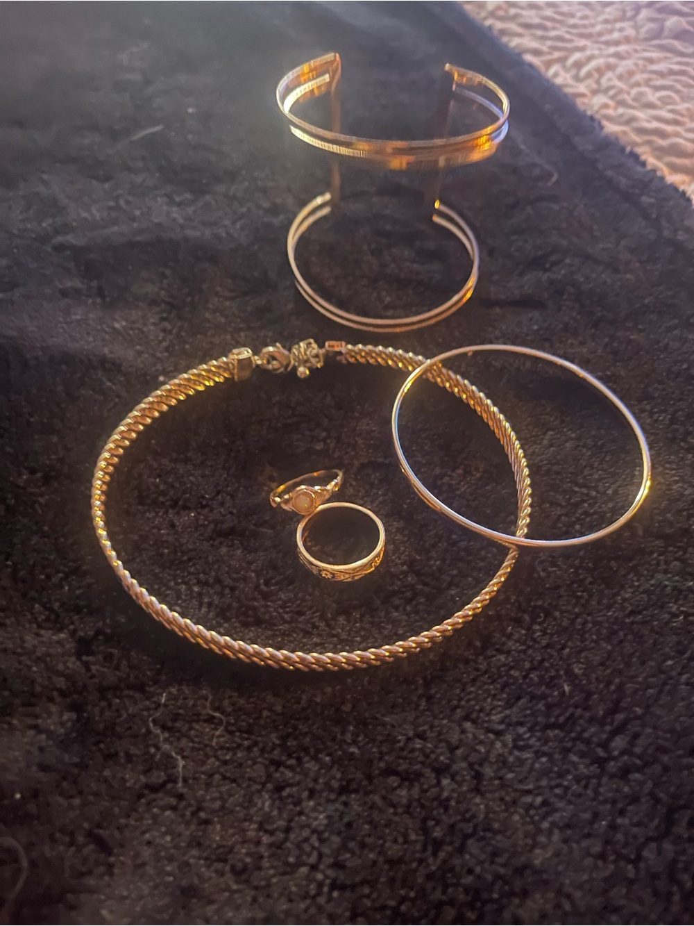 Pretty Gold-Tone Bracelet, bangle, chocker and Ring Set - Women Jewelry